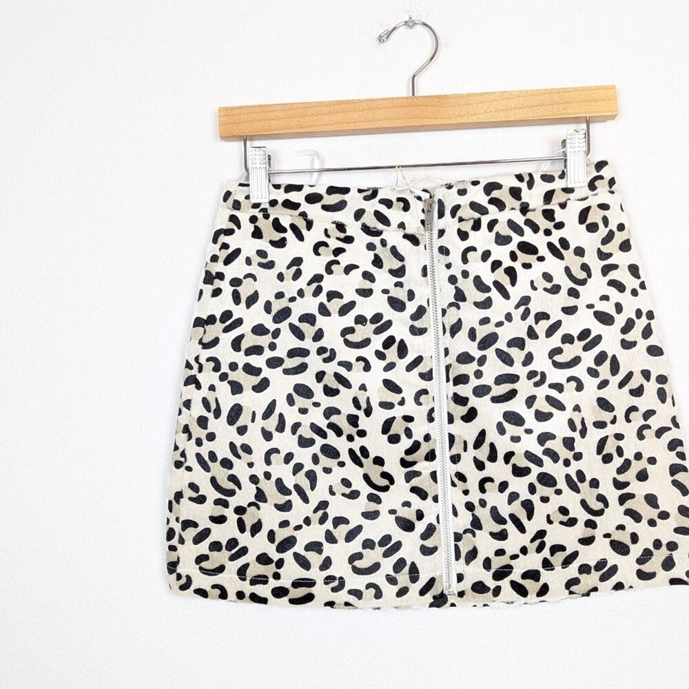 NWT Feline Good Snow Leopard Mini Skirt Size S - Picture 3 of 6